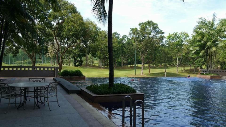 Garden View Pulai Springs Resort Homestay Skudai Luaran gambar